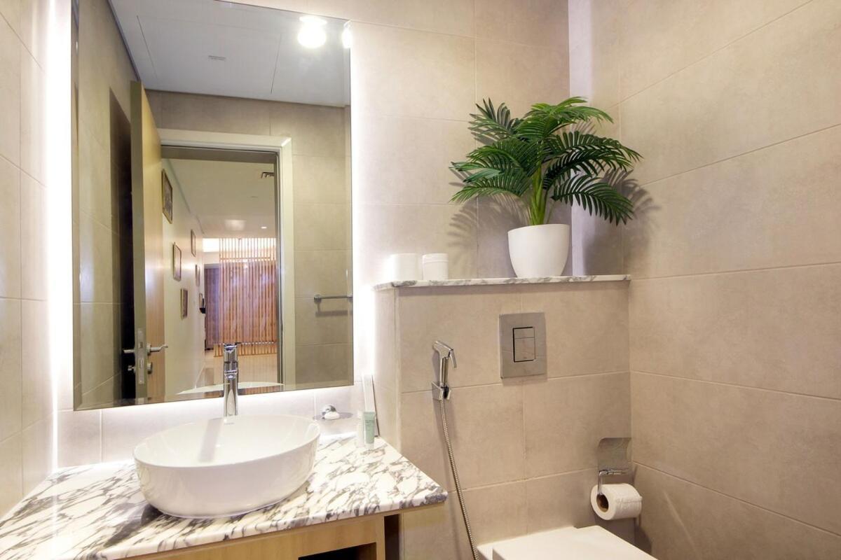 Apartment Luxury 2br Paramount Balcony With Pool And Gym *